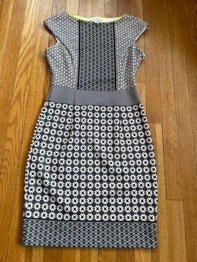 Maggy London Black White Sheath Dress Size 2 Work Office Career Cap Sleeve